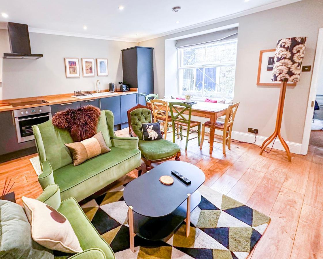 Unique 2 Bed In The Heart Of Bath With Parking Exterior foto