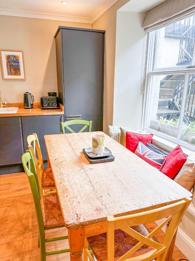 Unique 2 Bed In The Heart Of Bath With Parking Exterior foto