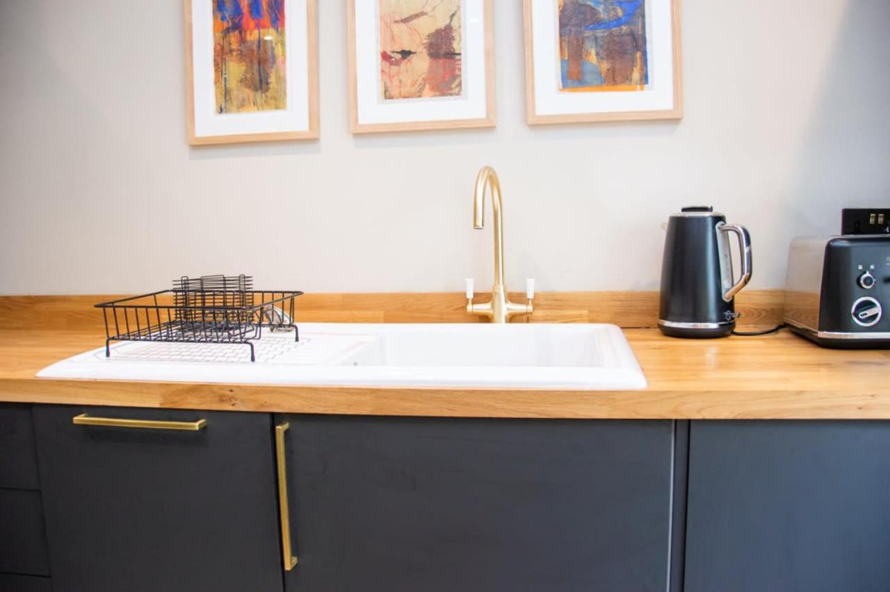 Unique 2 Bed In The Heart Of Bath With Parking Exterior foto
