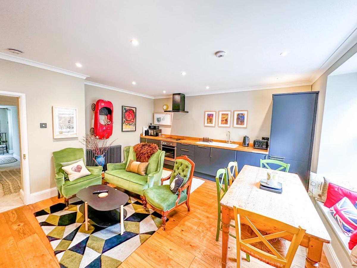 Unique 2 Bed In The Heart Of Bath With Parking Exterior foto
