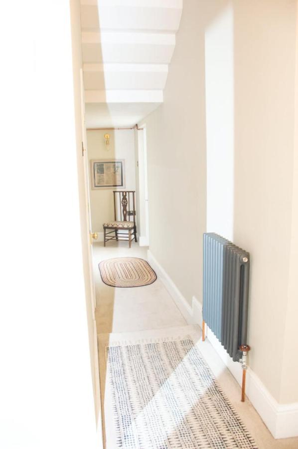 Unique 2 Bed In The Heart Of Bath With Parking Exterior foto