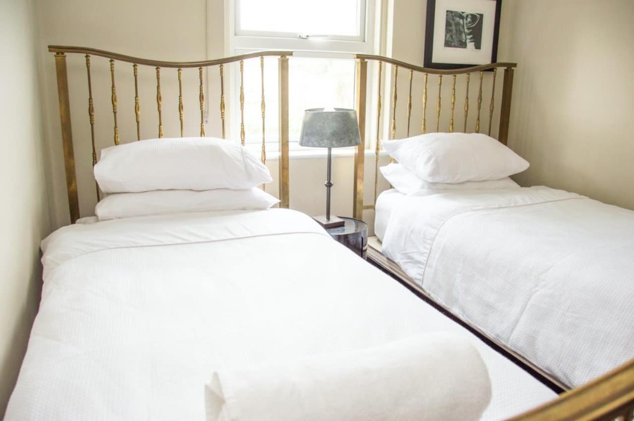 Unique 2 Bed In The Heart Of Bath With Parking Exterior foto